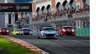 TOSFED İstanbul Park’ta Yağmur Altında Son Tango