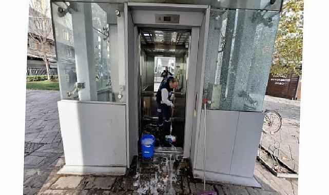 Üst geçit asansörleri Büyükşehir’le tertemiz