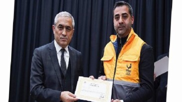 Aliağa’da Orman Yangınlarıyla Uğraş Eden Çalışana Teşekkür Evrakı