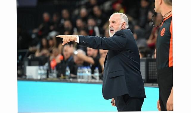 Anadolu Efes taraftarı önünde Kosner Baskonia ile karşılaşacak