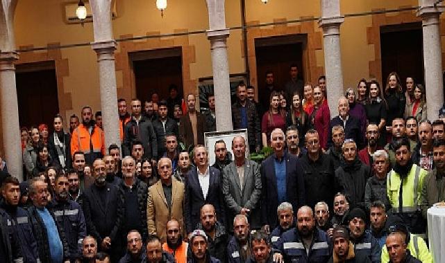 Ayvalık Belediye Başkanı Mesut Ergin yılın son gününde belediye çalışanlarıyla bir ortaya geldi.