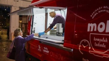 Bakırköy Belediyesi’nden Soğuk Sabahlarda Sıcak İkram