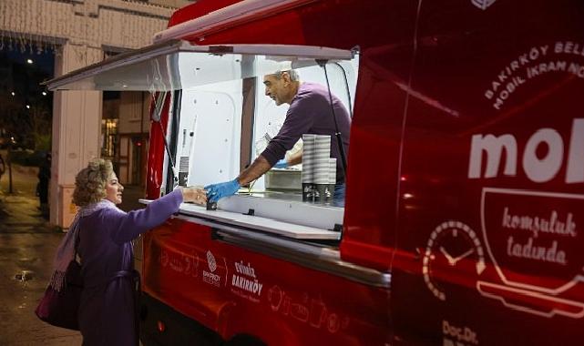 Bakırköy Belediyesi’nden Soğuk Sabahlarda Sıcak İkram