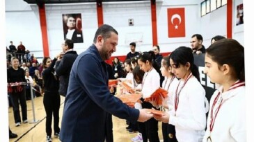 Balçova’daki Spor Turnuvasında Ortak Duruş: “Elinizi Zorbalığa Değil, Dostluğa Kaldırın”