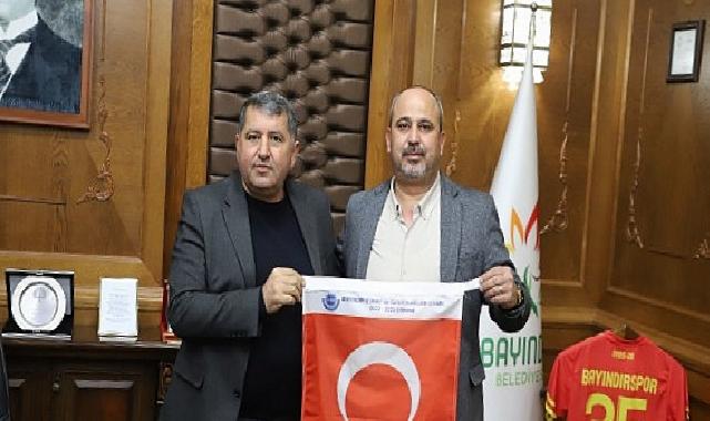 Bayındır Belediye Başkanı Davut Sakarsu, Bayındır Esnaf ve Sanatkarlar Odası Lideri Enis Macit ve yönetim kurulu üyelerini makamında ağırladı.