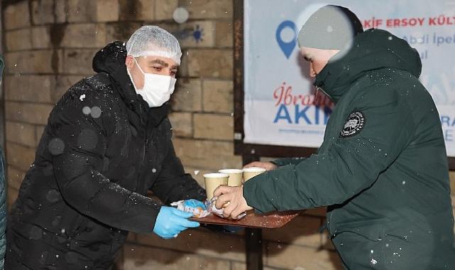 Bayrampaşa Belediyesi’nden sıcak çorba ikramı