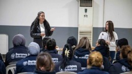 Belediye çalışanına rahim ağzı kanserine karşı bilgilendirme çalışması