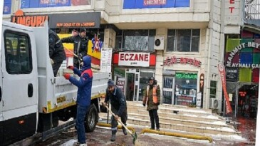 Beylikdüzü Belediyesi Kar Yağışına Karşı Alanda