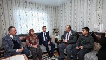 Birinci ziyaret şehit ailelerine yapıldı