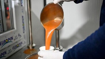 Bornova’da soğuk günlere karşı sıcak dayanışma