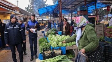 Buca Belediyesi’nden pazar yerlerinde “kayıt dışı” operasyonu