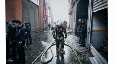 Buca’da depo yangını kısa müddette söndürüldü