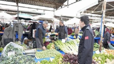 Burhaniye Belediyesi Zabıta Grupları Pazar Kontrollerini Sürdürüyor