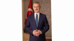 Büyükakın, öğretmen ve öğrencileri tebrik etti