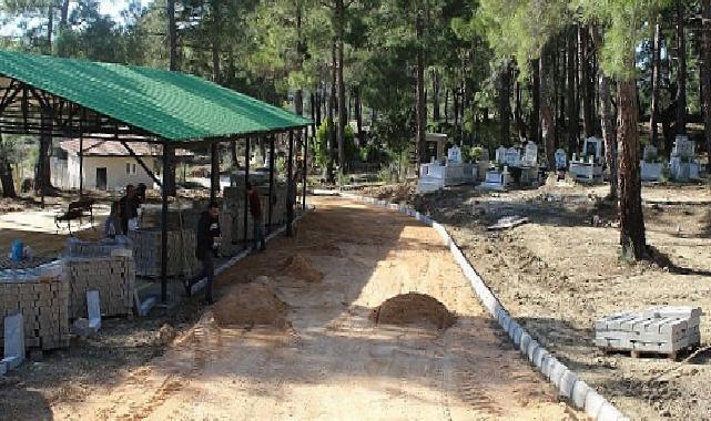 Büyükşehir’den Manavgat’ta mezarlıklarda çalışma