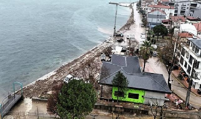 Büyükşehir’den Ulaşlı kıyısına dalga kırıcı set