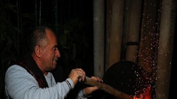 Büyükşehir’in dijital sensörleri ile seralar cep telefonları ile izleniyor