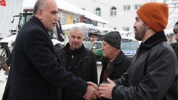 Canik’te Karla Faal Çaba: Solüsyon ve Tuzlama Çalışmaları Son Sürat