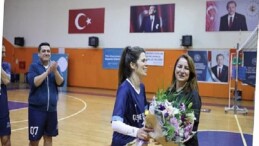 Çeşme Belediyesi Üniteler Ortası Voleybol Turnuvası coşkuyla tamamlandı