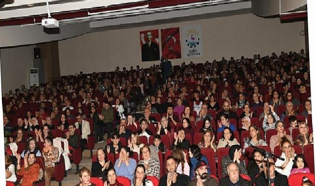 Çiğli’de Türkü Rüzgarı: “Sazımız Elimizde, Türküler Dilimizde”