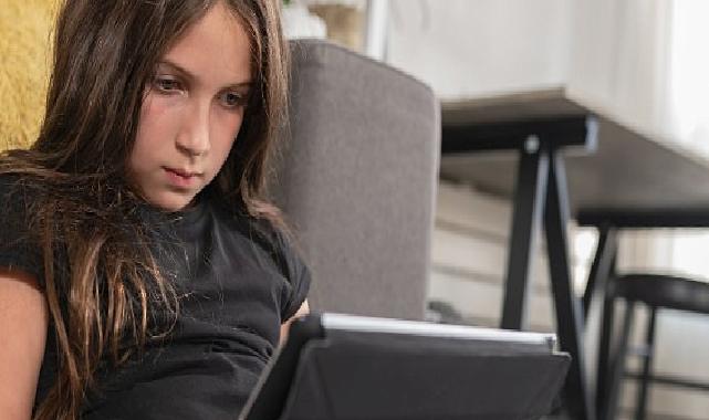 Çocuklarınızı dijital dünyada muhafazasız bırakmayın