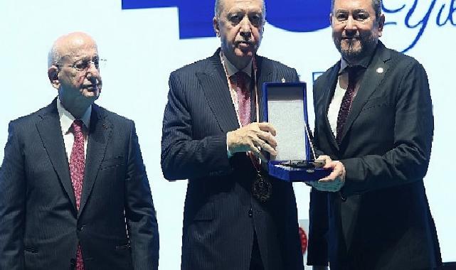 Cumhurbaşkanı Erdoğan’dan Nazım Torbaoğlu’na Vefa Plaketi