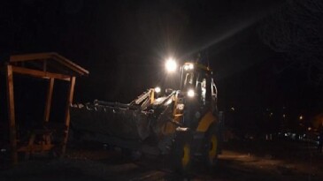 Dalgalar Çekildi, Paklık Başladı