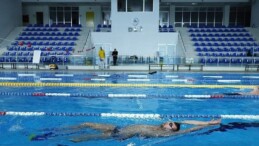 DEÜ Kapılarını Ulusal Yüzücü Emre Sakçı’ya Açtı