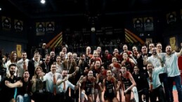 Eczacıbaşı Dynavit, derbide VakıfBank’ı 3-1’le geçti