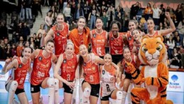 Eczacıbaşı Dynavit, Olympiacos karşısında 3-0 galip