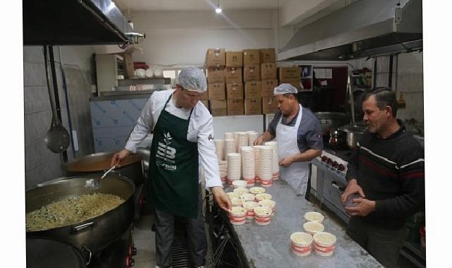 Edremit Belediyesi Aşeviyle Gönülleri Isıtıyor