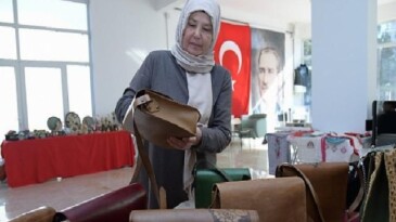 El Emeği Eserler Yılbaşı Çarşısında