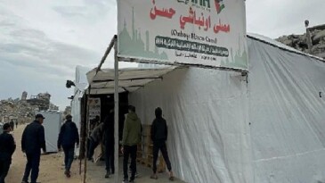 Gazze’de Ramazan’a çadır cami: İsrail yıktı, Büyükşehir kurdu