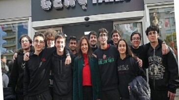 Genç Yaka, gençlerin yeni gözdesi oldu