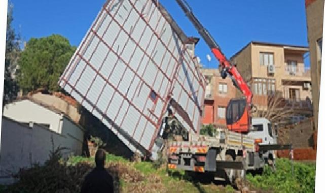İzmir Büyükşehir Belediyesi gruplarının sağanak ve fırtına mesaisi