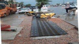 İzmir Büyükşehir Belediyesi takımları sağanak nedeniyle seferber oldu