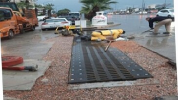 İzmir Büyükşehir Belediyesi takımları sağanak nedeniyle seferber oldu