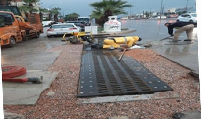 İzmir Büyükşehir Belediyesi takımları sağanak nedeniyle seferber oldu