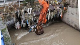 İzmir’de kuvvetli yağış alarmı: 1310 işçi, 342 araç ve 200 pompa ile alanda