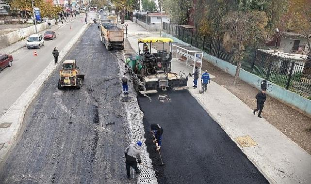 İzmir’de ulaşımı rahatlatan asfalt atağı