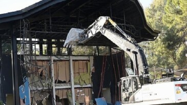 Kaçak yapıların yıkımı sürüyor