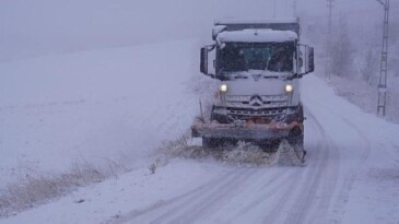 Keçiören Belediyesi’nden Karla Gayrette Seferberliği