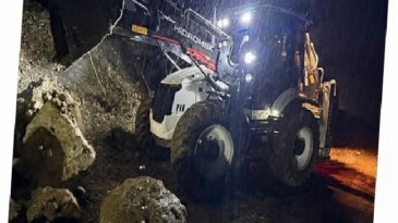 Kemer’de istinat duvarı çöktü