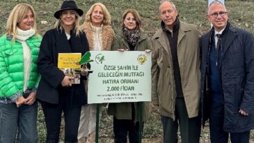 Kimi kitaplar geleceğe yazılır