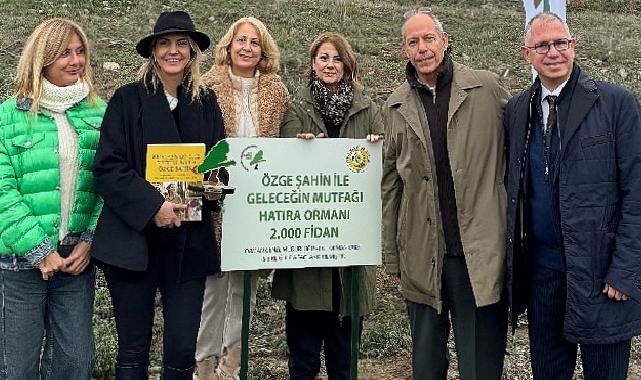 Kimi kitaplar geleceğe yazılır