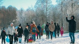 Kuzuyayla’da kar keyfi kış masalına dönüştü