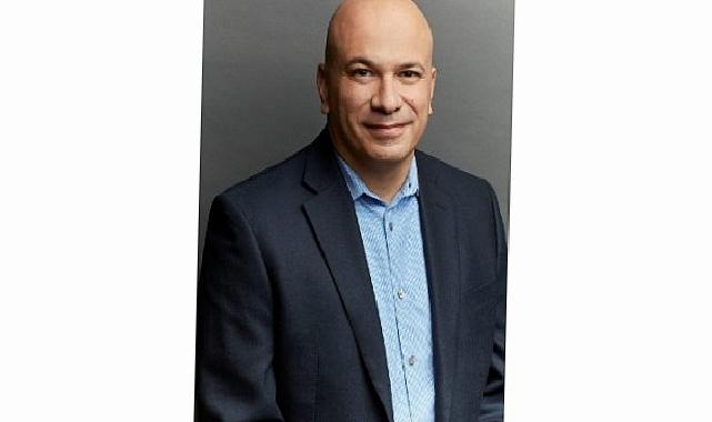 Lenovo’dan çığır açacak yenilik yapay zeka yol arkadaşı; QIRA