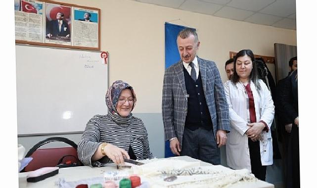 Lider Büyükakın, KO-MEK kursiyerlerini ziyaret etti
