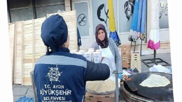 Lider Çerçioğlu’ndan Vatandaşlara ve Pazarcı Esnafına Sıcak İkram