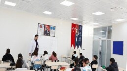 Lider Çerçioğlu’nun Takviyeleriyle Her Yaştan Vatandaş İngilizce Öğreniyor